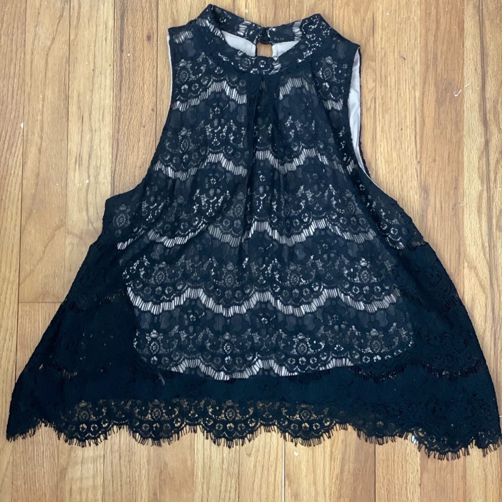 EUC cropped vintage lace top